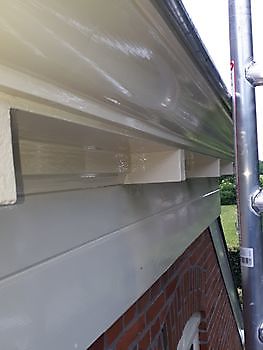 Dakgoot afgelakt met Herst en helder sb Schildersbedrijf Klein Westerlee
